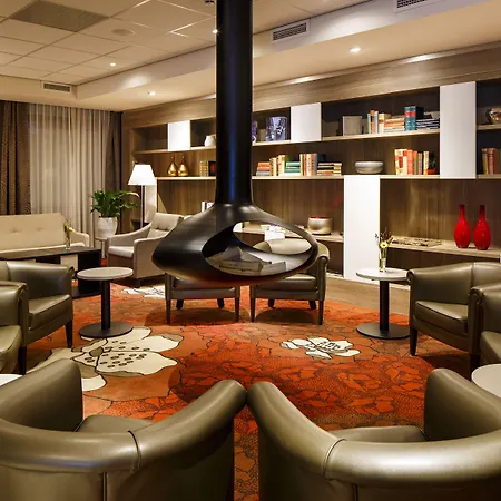 酒店 海牙议会智选假日酒店 3*