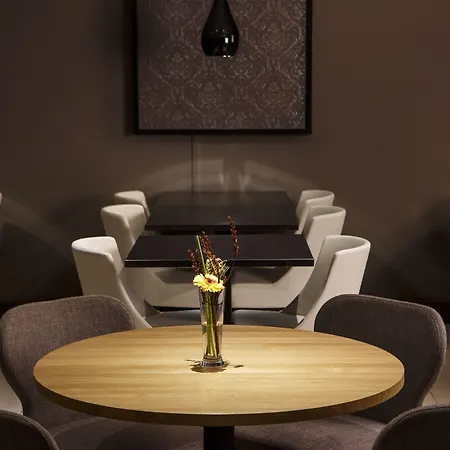 Express - Parliament By Ihg Отель Гаага