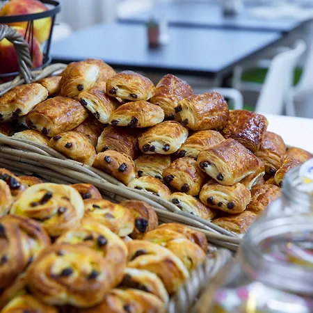 Отель Express - Parliament By Ihg