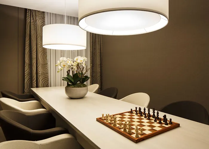 Express - Parliament By Ihg