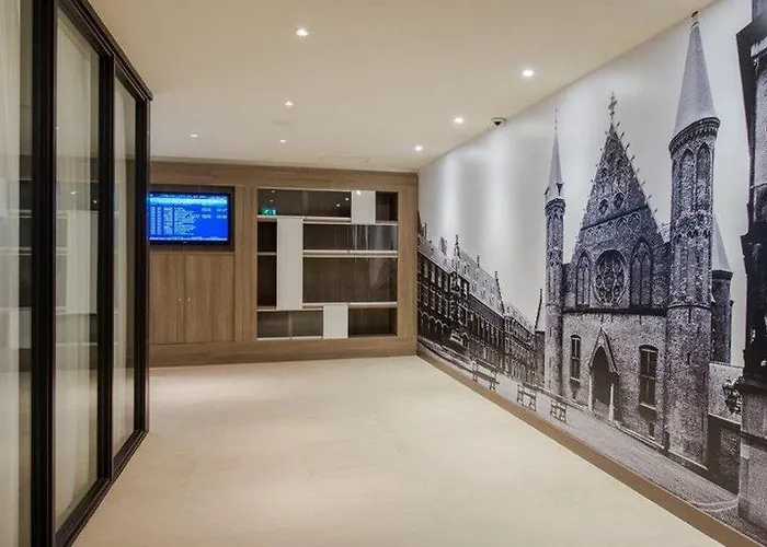 Express - Parliament By Ihg